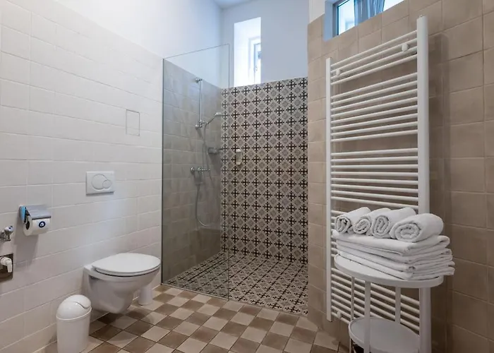 Apartment Spacious 2br By Metro And Center By Hm